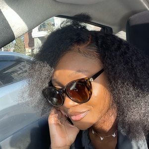 Meet your Posher, Dorcas